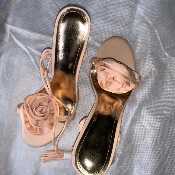 Rouge! Blush Pink Floral Heels - Picture 1 of 5